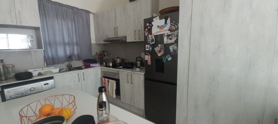 To Let 2 Bedroom Property for Rent in Wetton Western Cape